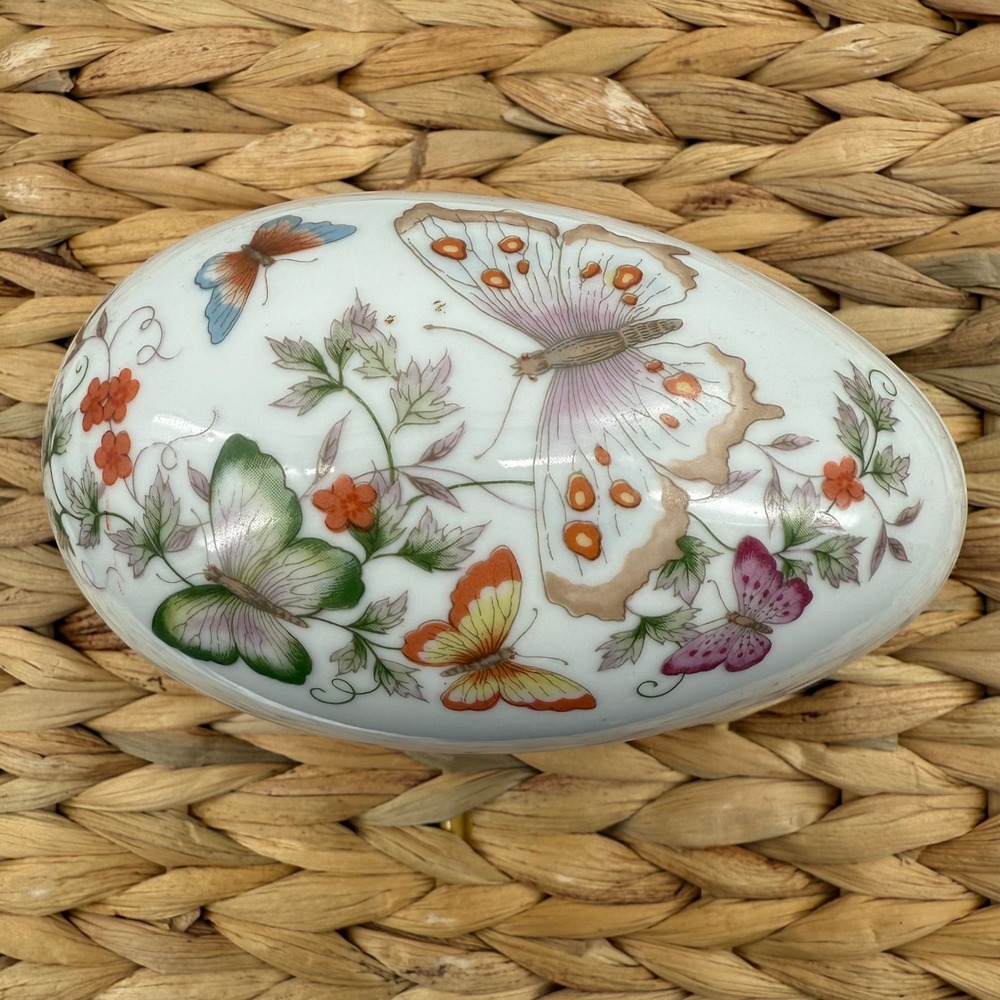 Avon 1974 Butterfly Porcelain Egg Trinket Box Fine 22K Gold Trim Made in Japan